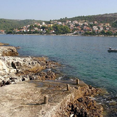 Apartments Mirja - 100M From The Beach & Parking Trogir Bagian luar foto