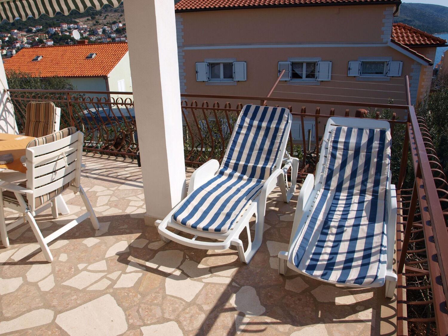 Apartments Mirja - 100M From The Beach & Parking Trogir Bagian luar foto