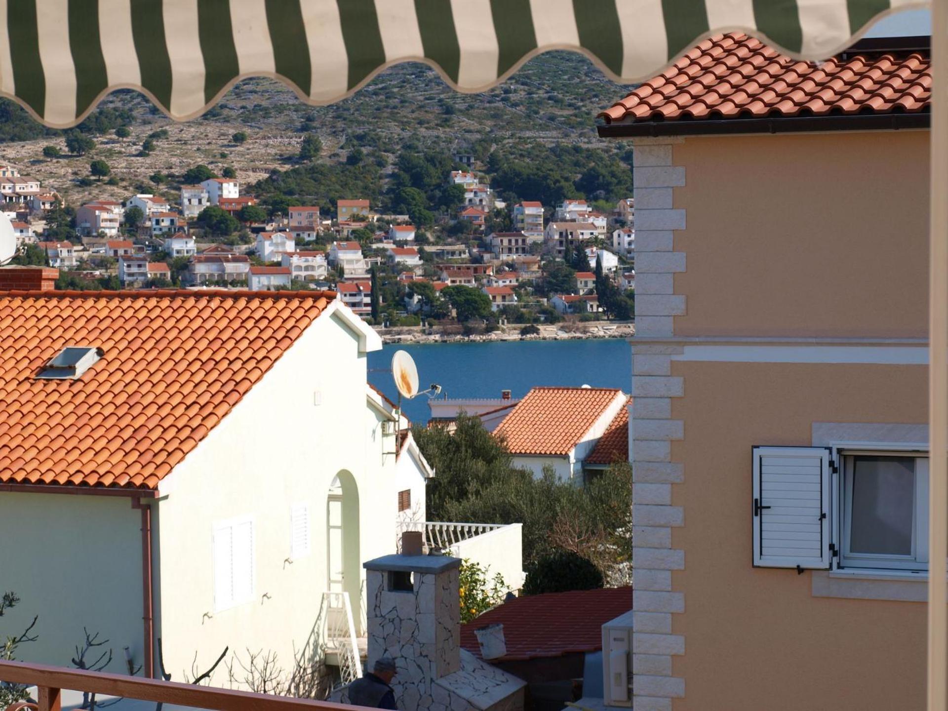 Apartments Mirja - 100M From The Beach & Parking Trogir Bagian luar foto