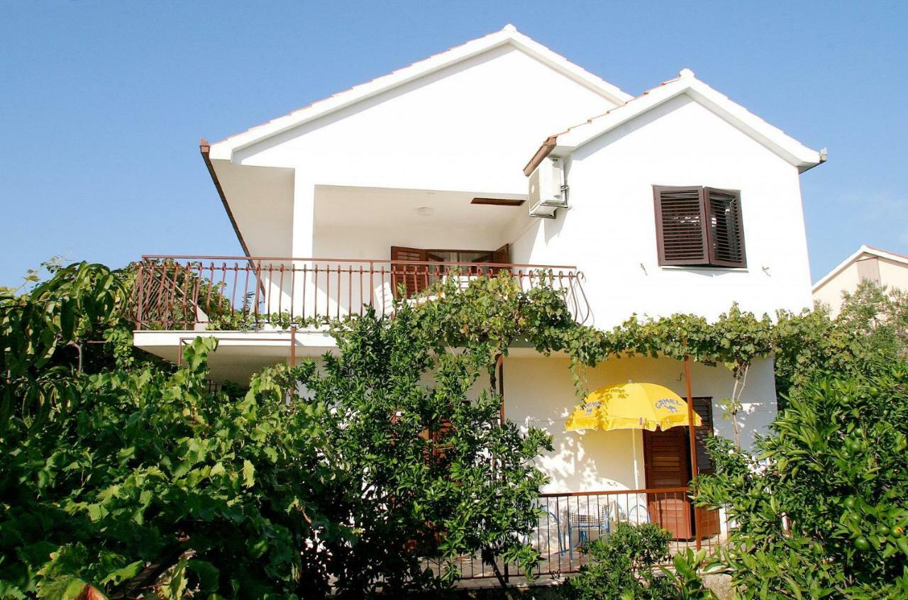 Apartments Mirja - 100M From The Beach & Parking Trogir Bagian luar foto