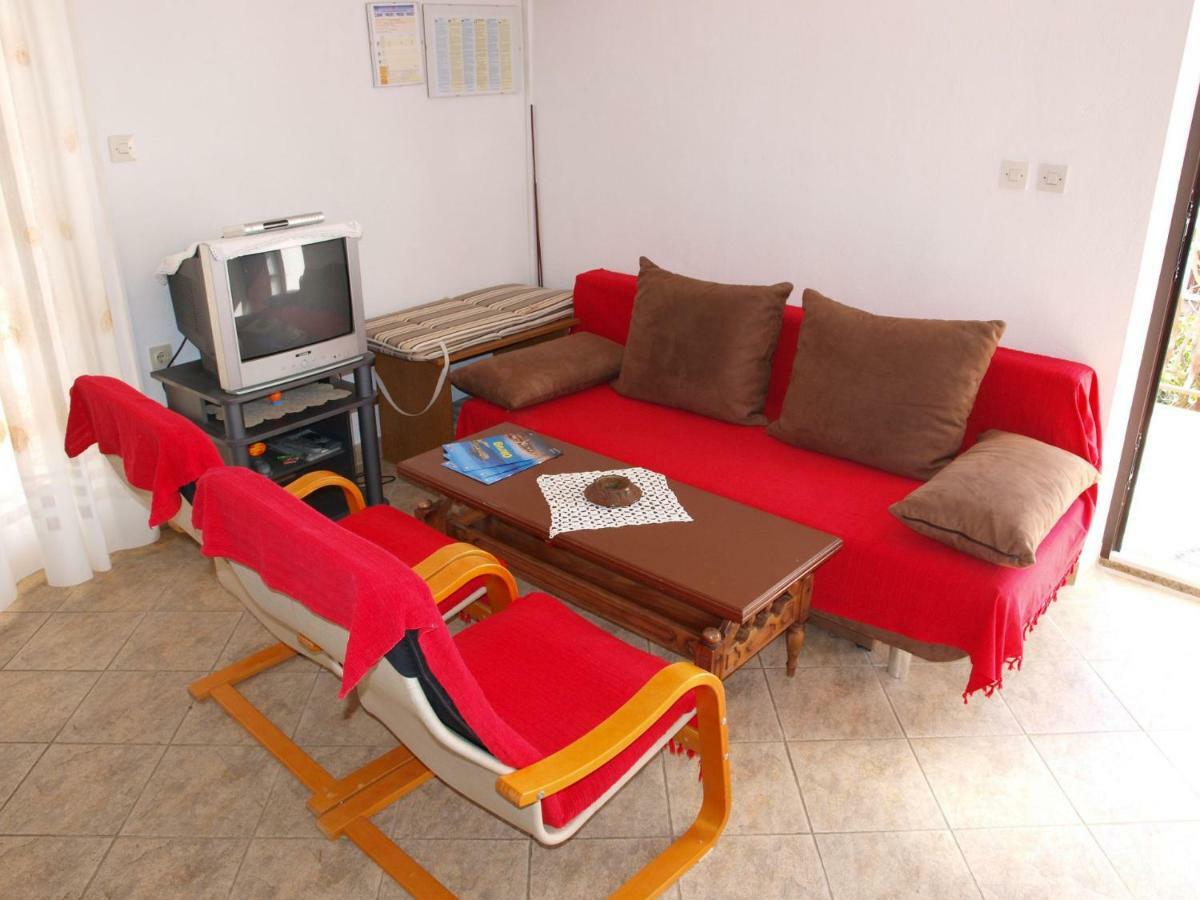 Apartments Mirja - 100M From The Beach & Parking Trogir Bagian luar foto