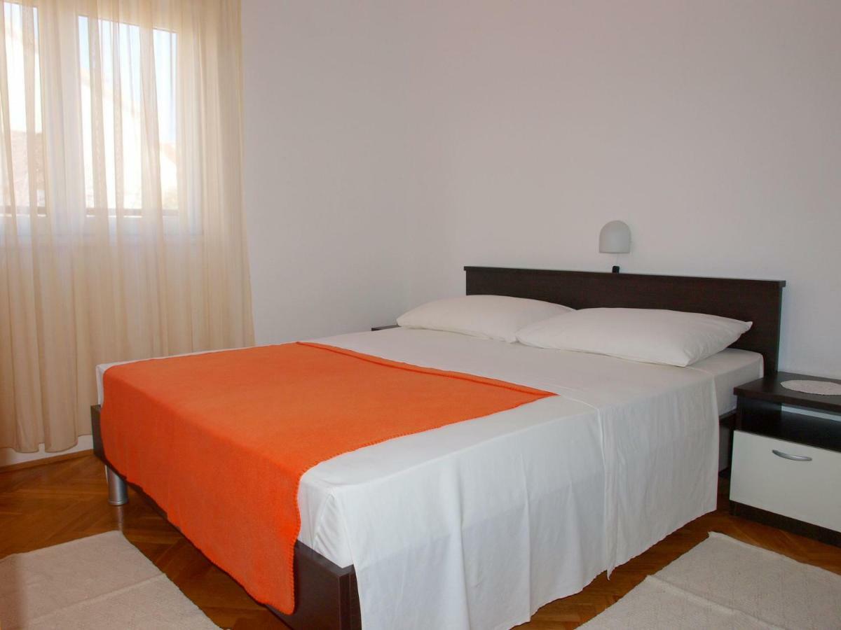 Apartments Mirja - 100M From The Beach & Parking Trogir Bagian luar foto