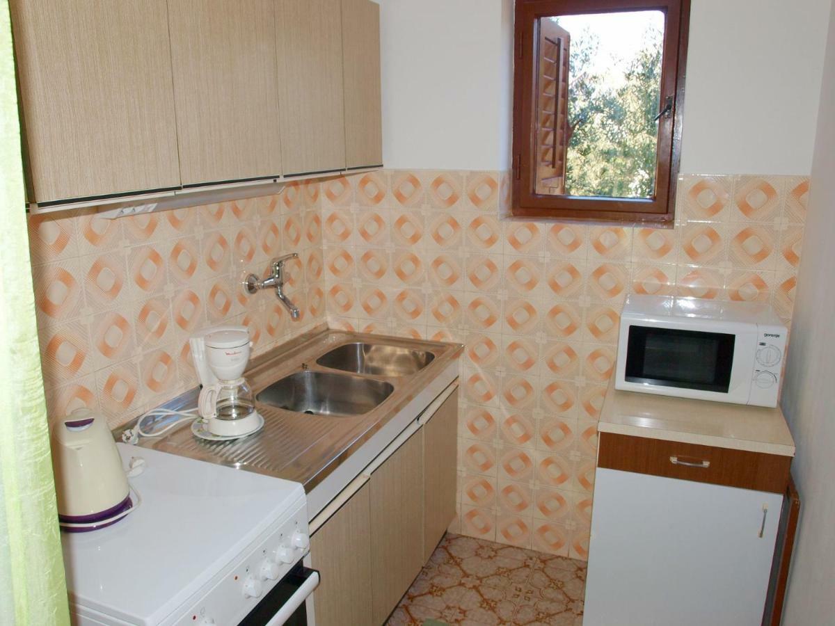 Apartments Mirja - 100M From The Beach & Parking Trogir Bagian luar foto