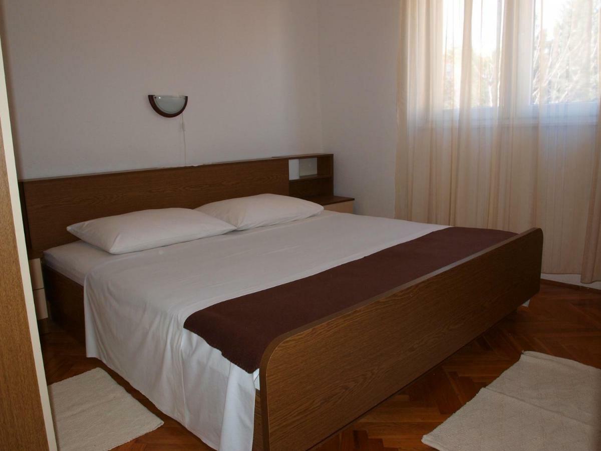Apartments Mirja - 100M From The Beach & Parking Trogir Bagian luar foto