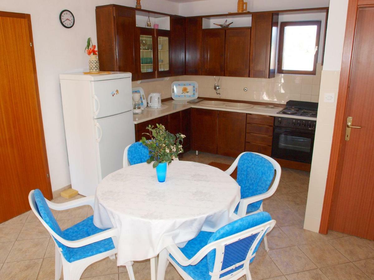 Apartments Mirja - 100M From The Beach & Parking Trogir Bagian luar foto