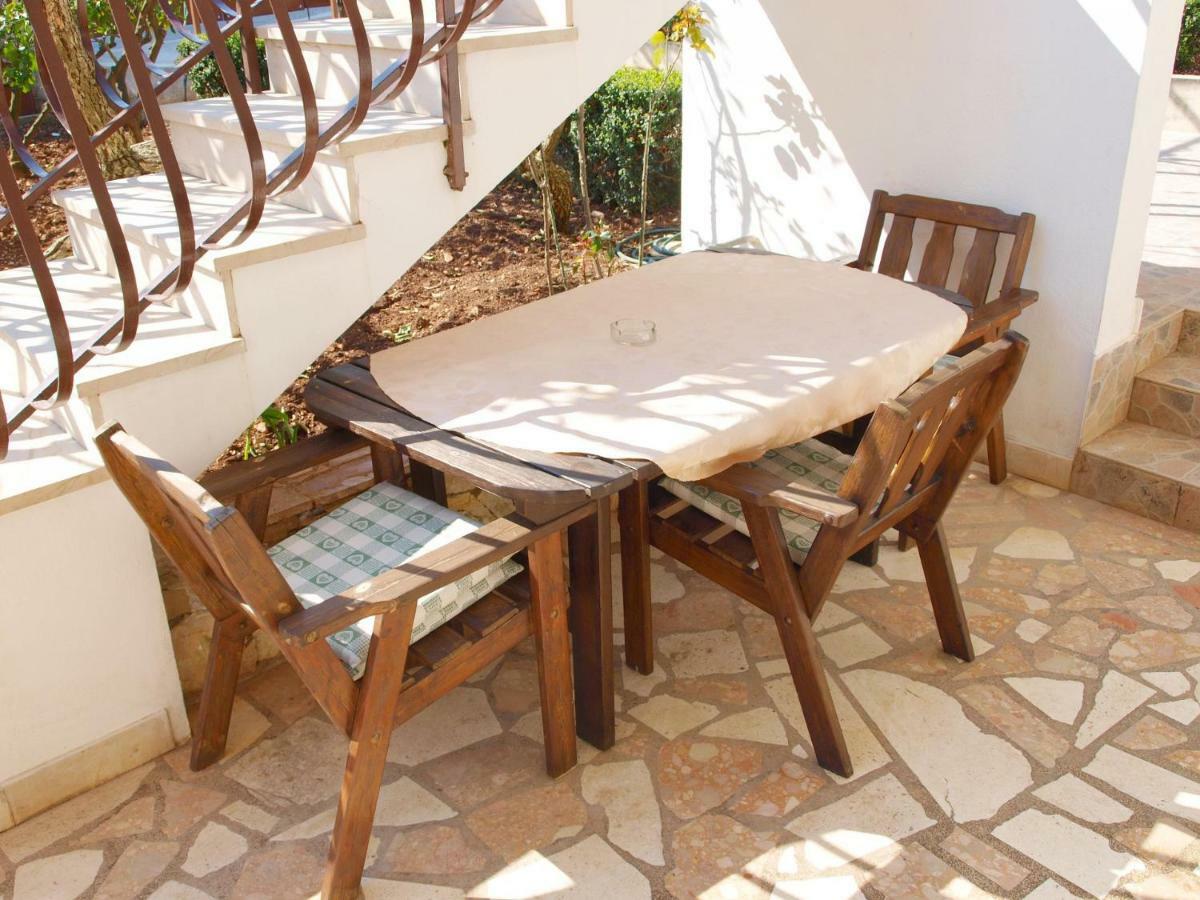 Apartments Mirja - 100M From The Beach & Parking Trogir Bagian luar foto