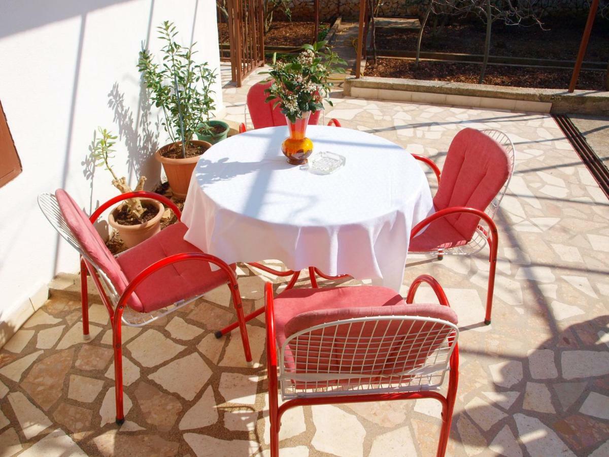 Apartments Mirja - 100M From The Beach & Parking Trogir Bagian luar foto