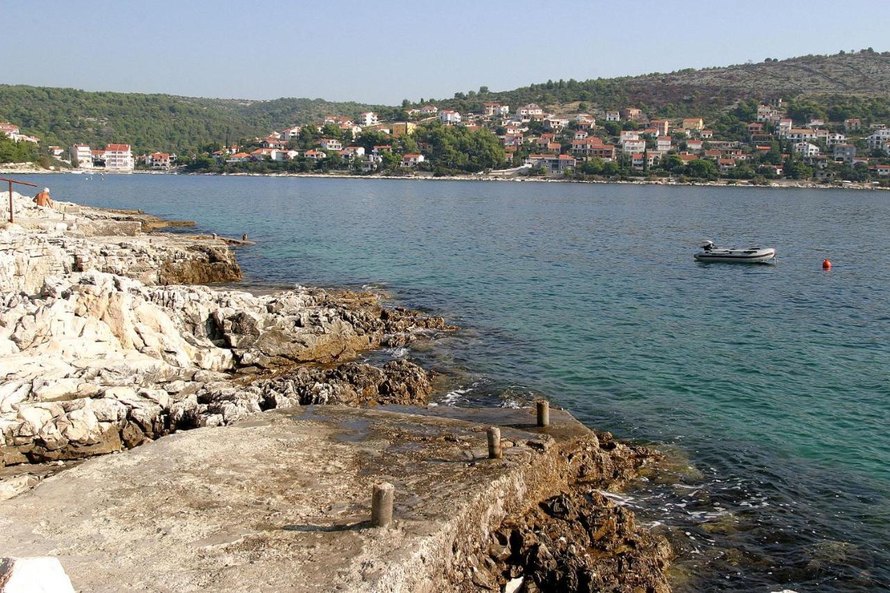 Apartments Mirja - 100M From The Beach & Parking Trogir Bagian luar foto